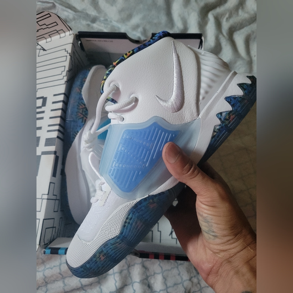 Nike  kyrie  Irving 6 "saphire"